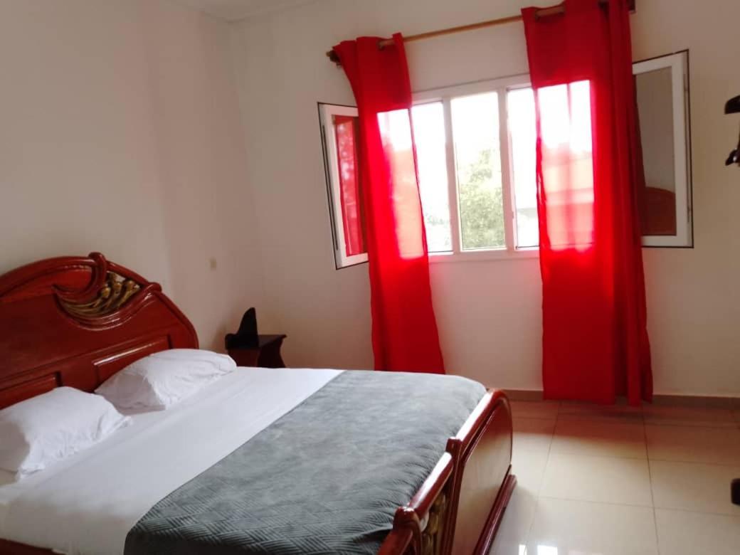 Residence Rosalie Yaoundé Quarto foto