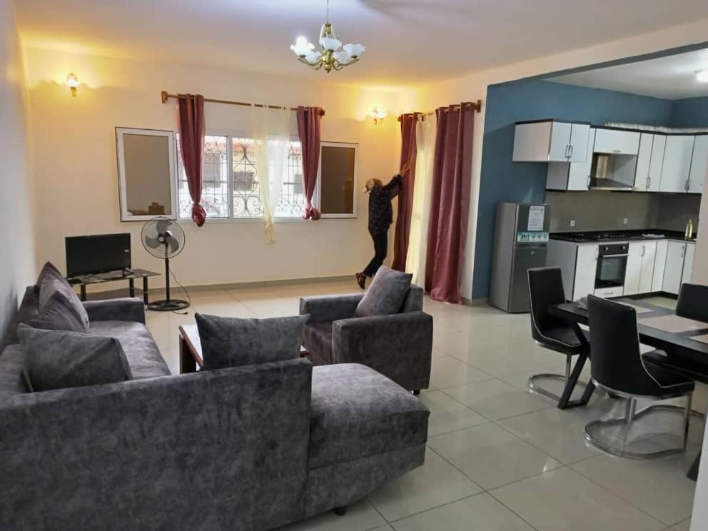 Residence Rosalie Yaoundé Quarto foto