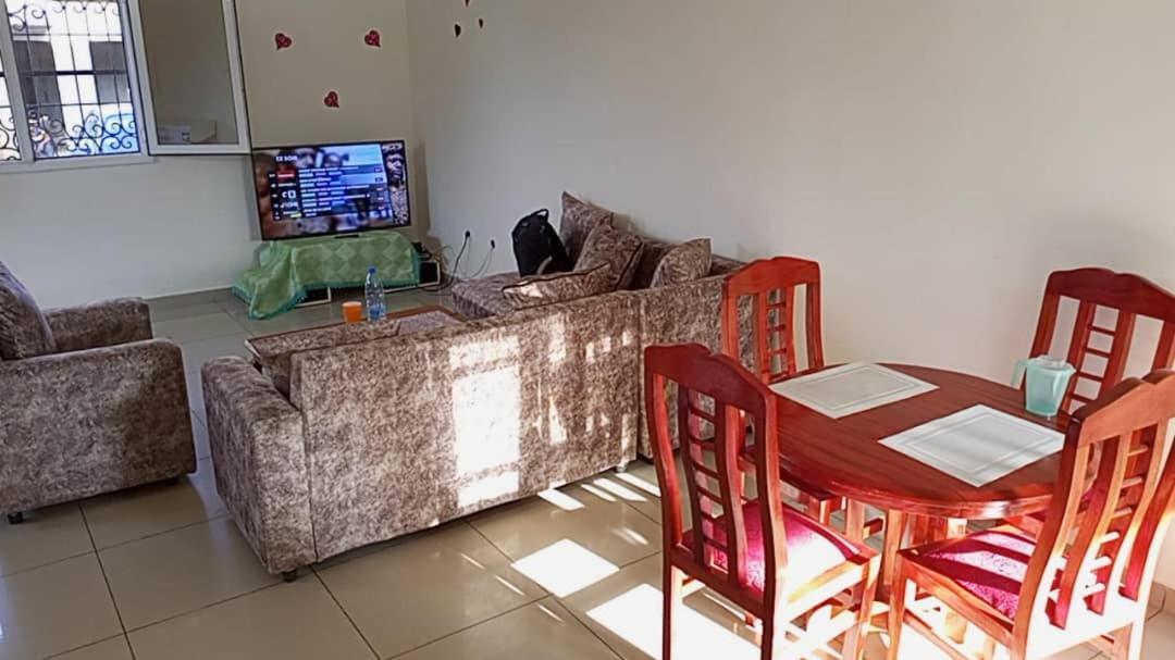Residence Rosalie Yaoundé Quarto foto